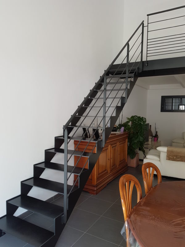 Escalier Droit Metal Et Bois Fabrication D Escalier Droit Steel Metal