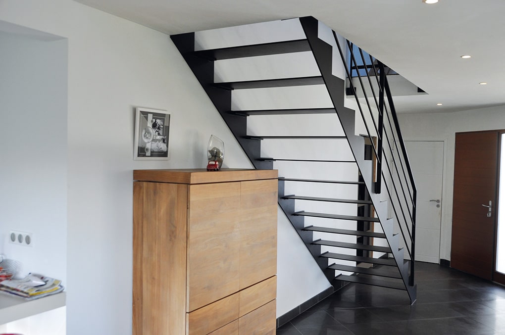 Escalier droit metal et bois