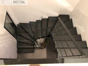 escalier métal deux quart tournant