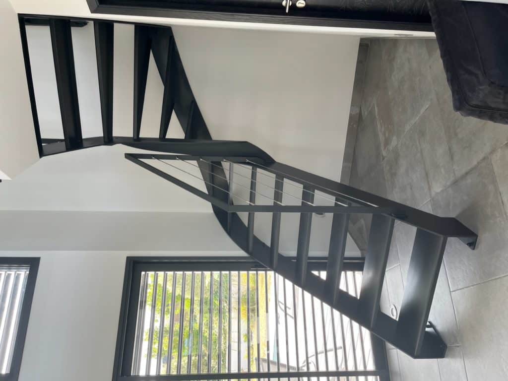 Escalier double quart tournant, fabriqués sur mesure | Steel Metal