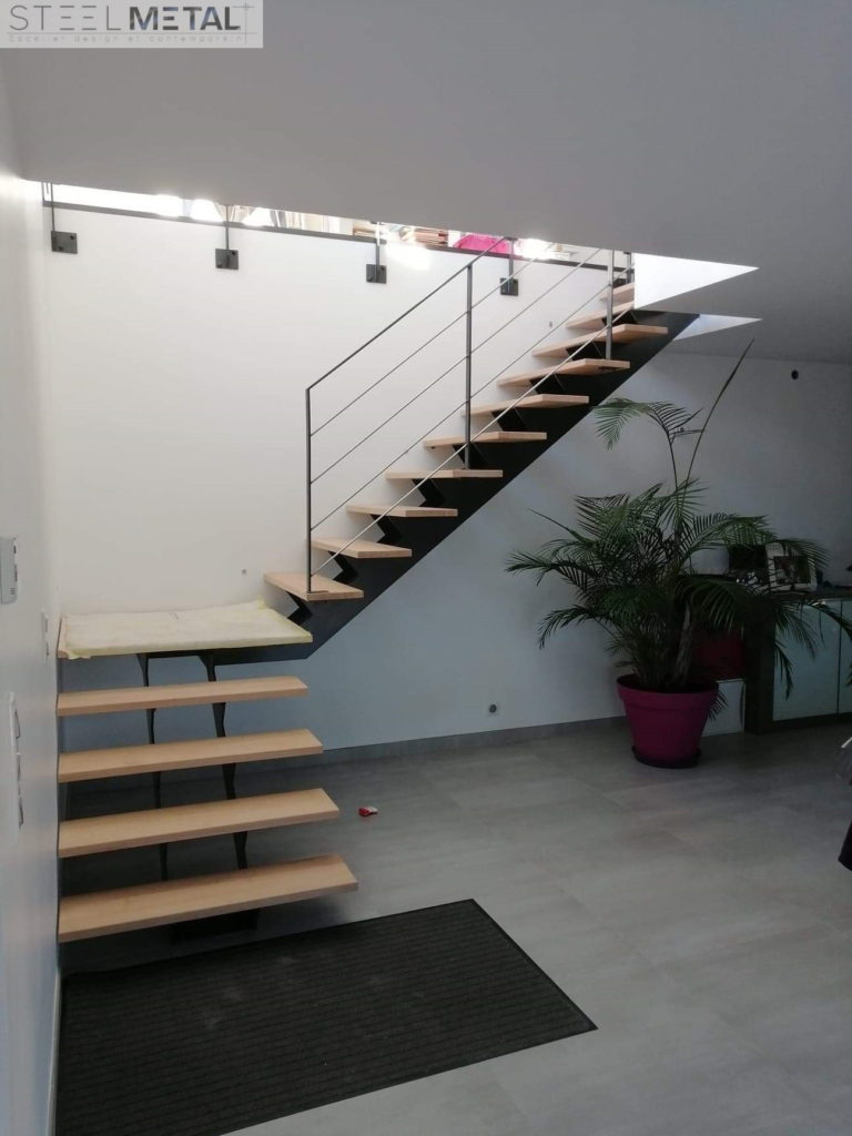 Escalier quart tournant métal bois, haut, bas & intermédiaire Steel Métal — free download